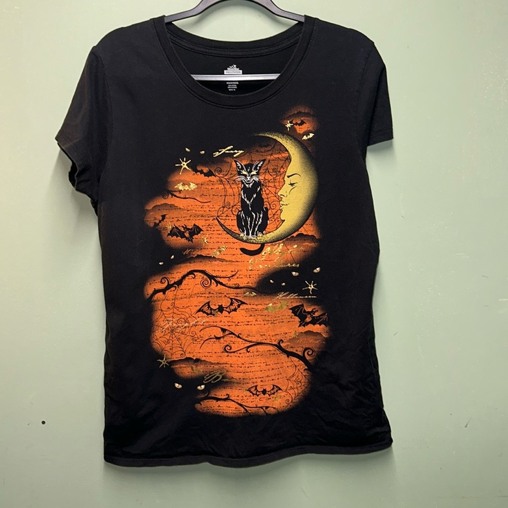 Women’s Halloween cat shirt donating summer 2026 last chance